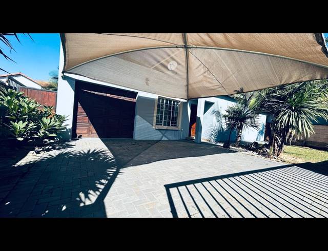 4 BEDROOM TOWNHOUSE FOR SALE IN WATERKLOOF EAST